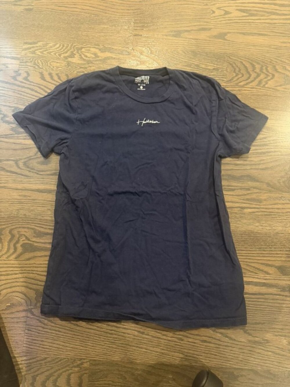 Hollister Must-Have Navy T-Shirt Size S